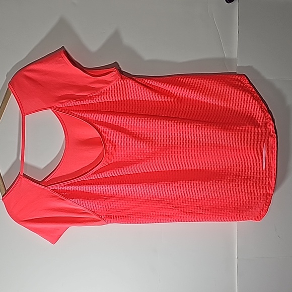 Women’s UA Fly-By Short Sleeve Neon Pink - Picture 9 of 11